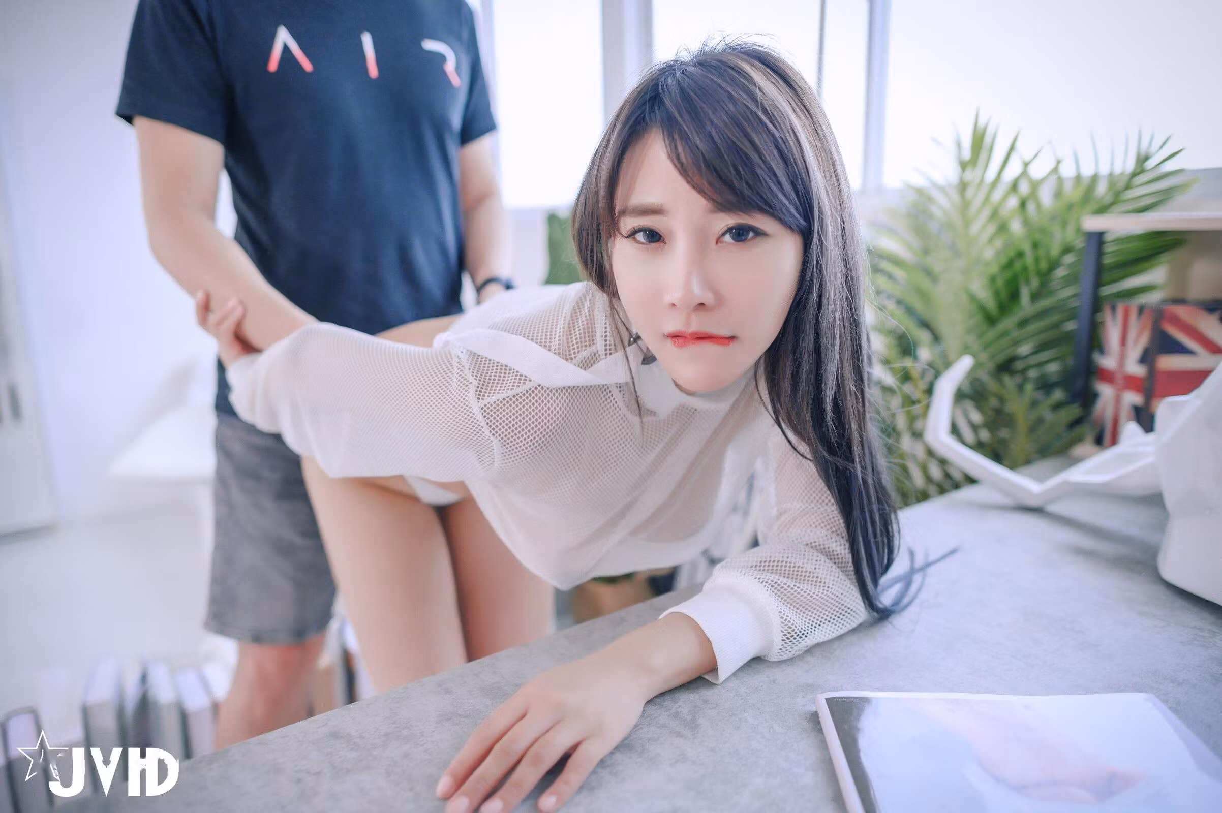 模特乐乐 诱惑闺蜜兄长的私密瞬间